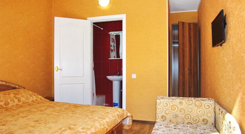 Гостиница Guest House on Chkalova 79 Феодосия