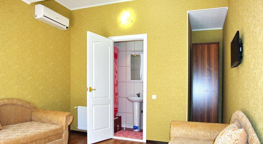 Гостиница Guest House on Chkalova 79 Феодосия-7