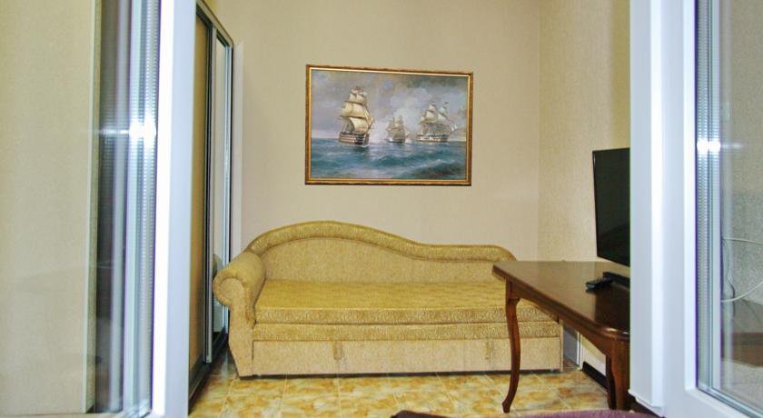 Гостиница Guest House on Chkalova 79 Феодосия